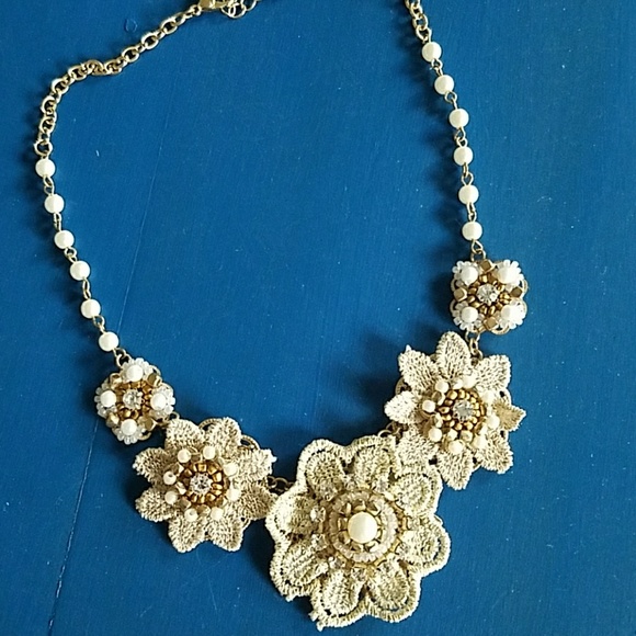 Francesca's statement necklace - Picture 2 of 5